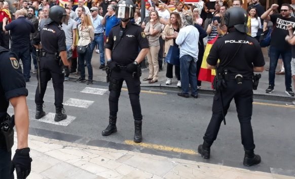 ep cordon policial en valncia para separar una concentracion contra la sentencia del proces y un ep cordon policial en valncia para separar una concentracion contra la sentencia del proces y un