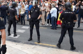 ep cordon policial en valncia para separar una concentracion contra la sentencia del proces y un