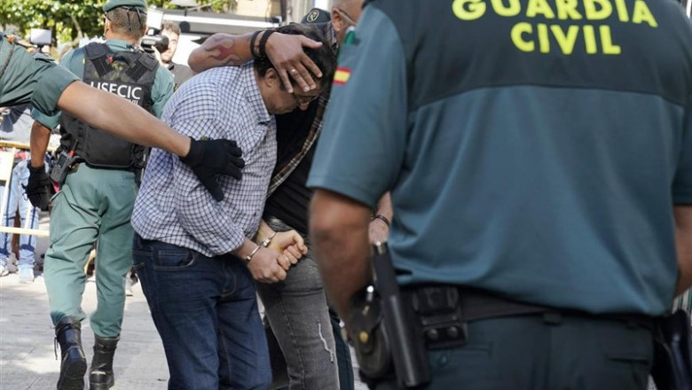 El autor confeso del asesinato de su exmujer, su excuñada y su exsuegra en Valga (Pontevedra), identificado como José Luis Abet Lafuente y apodado el Moro, de 45 años, a su llegada al Juzgado de Instrucción 2 de la localidad pontevedresa de Caldas de Reis | Álvaro Ballesteros - Europa Press ep el autor confeso del asesinato de su exmujer su excunada y su exsuegra en valga pontevedra