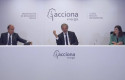 ep el presidente de acciona energia jose manuel entrecanales en el centro durante la conferencia con