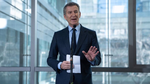 ep el presidente del pp alberto nunez feijoo ofrece declaraciones a los medios durante su visita a ep el presidente del pp alberto nunez feijoo ofrece declaraciones a los medios durante su visita a