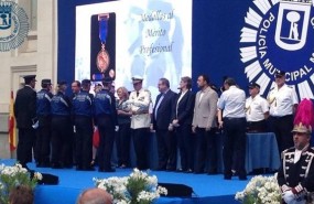 ep entregamedallasla policia municipal