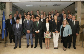 ep foto de familia tras una asamblea general ordinaria del cpe con sar la infanta elena miguel