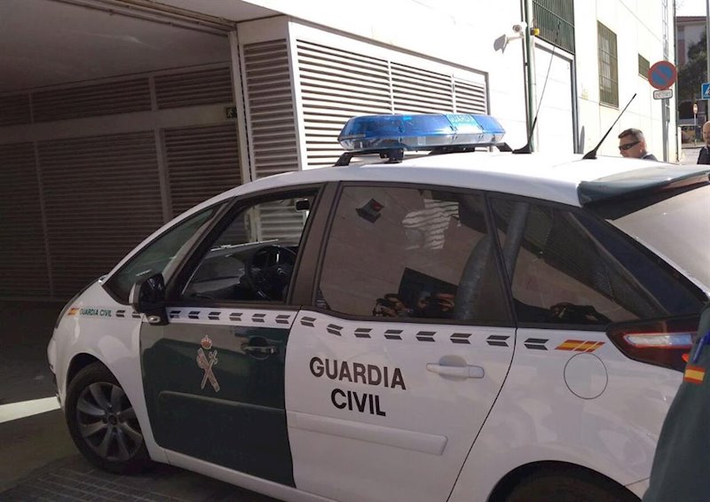 ep guardia civil entra en juzgados de velez