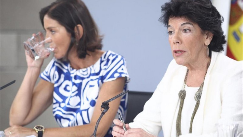 La ministra de Industria, Comercio y Turismo en funciones, Reyes Maroto, y la ministra Portavoz, y de Educación y Formación Profesional en funciones, Isabel Celaá, comparecen ante los medios de comunicación tras la reunión del Consejo de Ministros en Monc | Eduardo Parra - Europa Press ep la ministra de industria comercio y turismo en funciones reyes maroto y la ministra portavoz y de