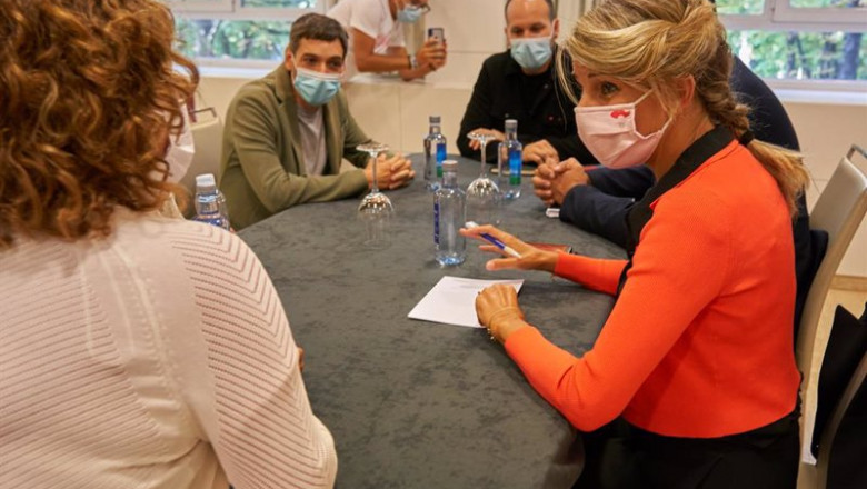 ep la vicepresidenta segunda y ministra de trabajo y economia social yolanda diaz d en una reunion