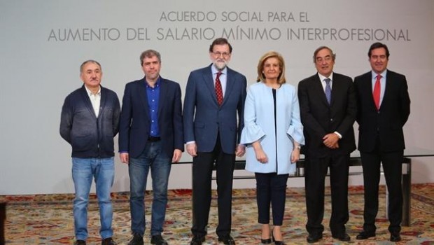 ep mariano rajoy presidefirmaacuerdo socialla subida de