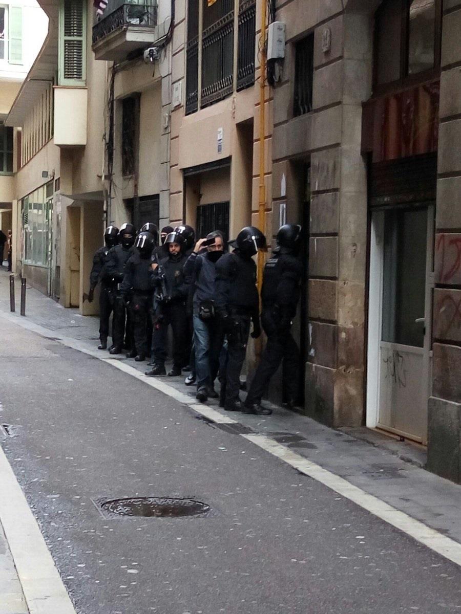 Operación de Mossos y Guardia Urbana en el Raval | MOSSOS D'ESQUADRA ep operacionmossosguardia urbanaraval