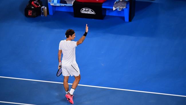 Roger Federer saluda al público | BEN SOLOMON/TENNIS AUSTRALIA ep roger federer saludapublico