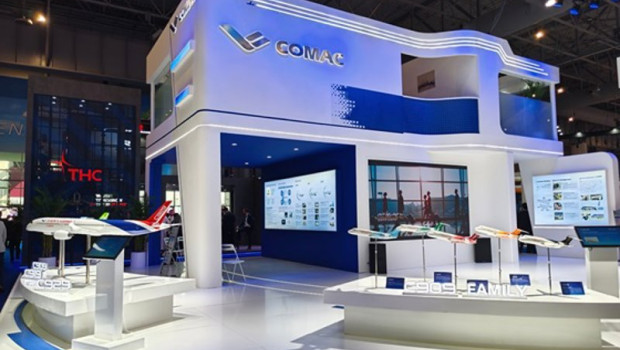 ep stand de comac en el salon de aeronautico dubai donde participa por primera vez