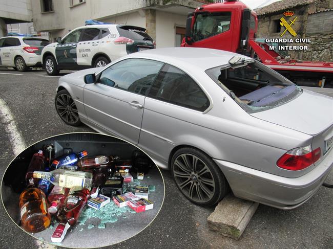 Vehículo utililzado por los sospechosos de robos en O Salnés | GUARDIA CIVIL ep vehiculo utililzadolos sospechososroboso salnes
