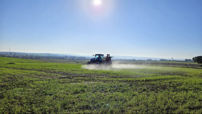 foto aplicacin de herbicidas y bioestimulantes en finca experimental del proyecto life innocereal eu 
