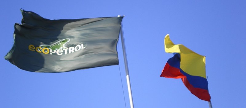 ep archivo bandera de ecopetrol y de colombia ep archivo bandera de ecopetrol y de colombia