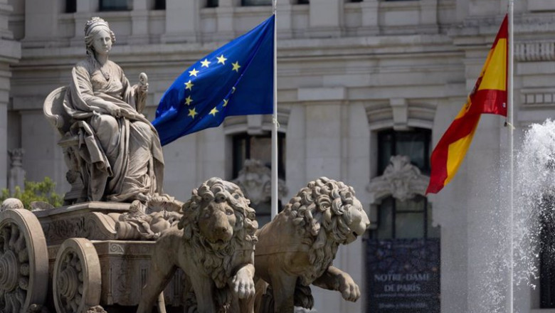ep archivo   bandera de la union europea en la plaza de cibeles a 9 de mayo de 2024 en madrid espana