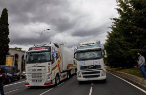 ep archivo   caravana de vehiculos y camiones