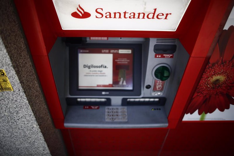 Santander compra activos inmobiliarios del banco americano en quiebra Signature Bank