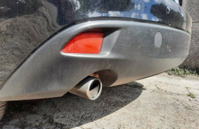 ep archivo   imagen de un tubo de escape de un vehiculo