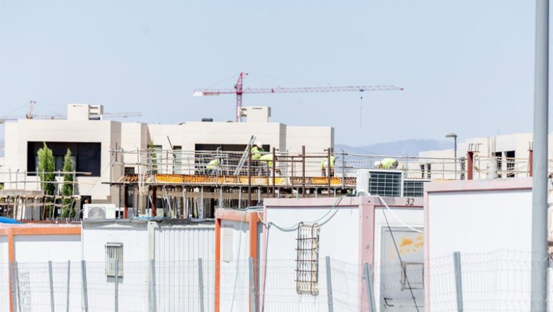 ep archivo   varios obreros trabajan en la construccion de una vivienda nueva a 29 de julio de 2025