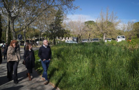 ep collboni visita junto a bonet el solar en el que se ubicara el primer hub publico de recarga