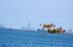 ep dos hidroaviones trabajanlas laboresextincionincendiola islagran canaria 20190821110702
