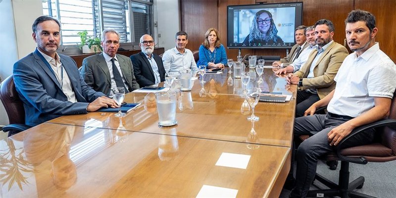 ep el directorio del banco central de uruguay durante la reunion sobre politica monetaria de este 26