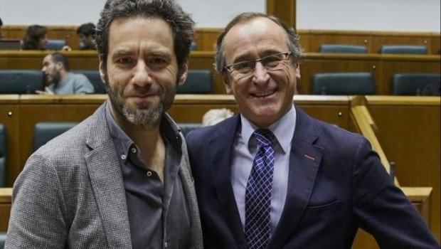 ep el hasta ahora portavoz parlamentario borja semper con el presidente del pp vasco alfonso alonso