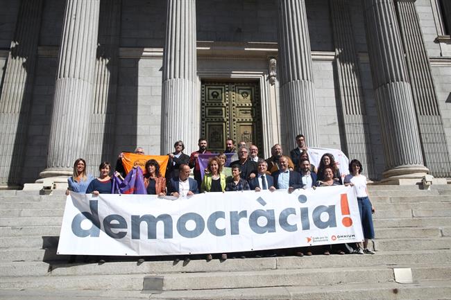 ep en comu podem ercpdecatconcentranlas puertascongreso