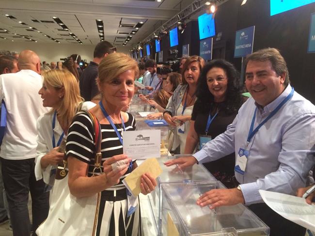 Esperanza Oña vota a la candidatura de Casado en el Congreso del PP | TWITTER ESPERANZA OÑA ep esperanza ona votala candidaturacasadocongresopp
