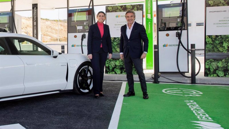 ep iberdrola inaugura en elche el mayor hub de recarga ultrarrapida para vehiculos electricos del