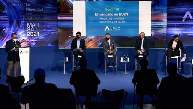ep imagen de la mesa en el foro de anfac