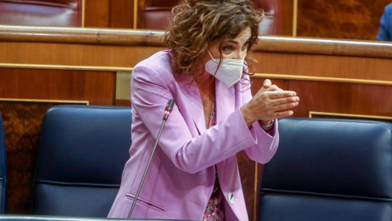 EUROPA PRESS/R.Rubio.POOL - Europa Press ep la ministra portavoz y de hacienda maria jesus montero interviene en una sesion de control en el