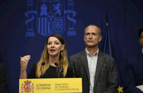 ep la secretaria general de la union de autonomos utae maria jose landaburu junto al miembro de la