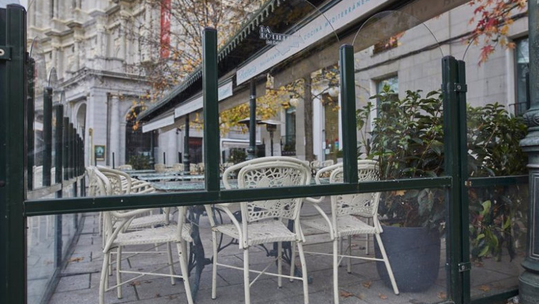 ep mampara instalada en un restaurante de la plaza de oriente en madrid espana a 12 de noviembre de ep mampara instalada en un restaurante de la plaza de oriente en madrid espana a 12 de noviembre de