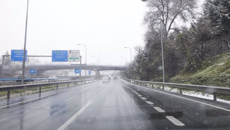 ep nieve en una carretera de la capital tras el paso de la borrasca filomena en madrid espana a 7 de ep nieve en una carretera de la capital tras el paso de la borrasca filomena en madrid espana a 7 de