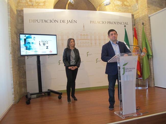 Presentación de las ciudades por las que pasará 'Miguel Hernández, a plena luz'. | DIPUTACIÓN DE JAÉN ep presentacionlas ciudadeslaspasara miguel hernandez a plena luz