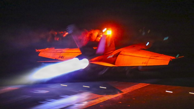 El petróleo se gira: una coalición de países está dispuesta «a contribuir» para reabrir Ormuz