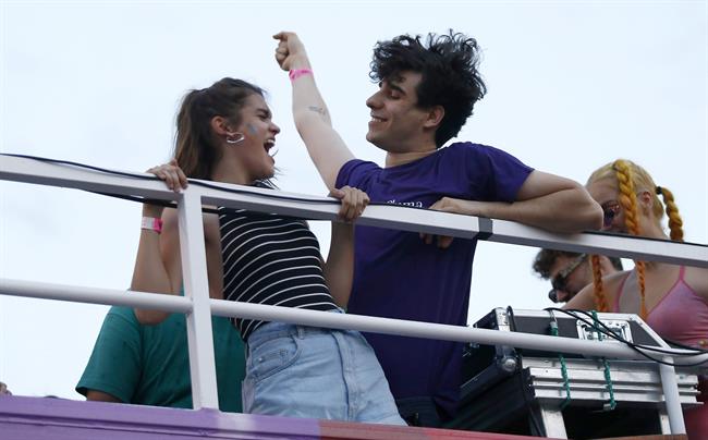 Amaia romero y javi calvo en el desfile del orgullo gay de madrid | AMAIA ROMERO Y JAVI CALVO/ EUROPAPRESS ep amaia romerojavi calvodesfileorgullo gaymadrid