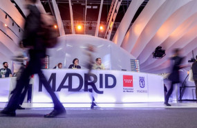 ep archivo   varias personas en el estand de madrid en fitur 2023 en ifema madrid a 19 de enero de