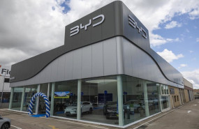 ep byd llegara a los 130 concesionarios oficiales en espana para 2026 tras superar la centena en