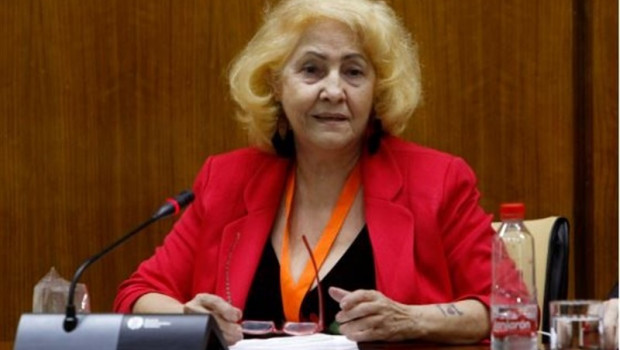 ep carmen flores presidentaasociacion defensorpaciente encomparecenciaparlamentoandalucia
