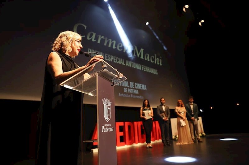 ep carmen machi recibe el premio honorifico del festival de cine de paterna
