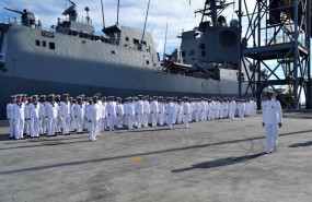 ep dotacionla fragata cristobal colon en el anzac day