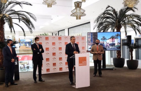 ep el alcalde de sevilla juan espadas ha visitado este martes las instalaciones del centro comercial