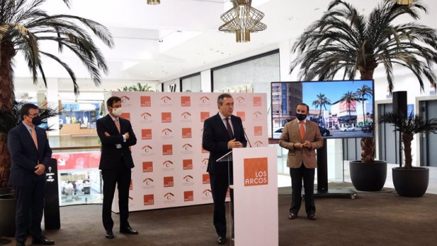 ep el alcalde de sevilla juan espadas ha visitado este martes las instalaciones del centro comercial