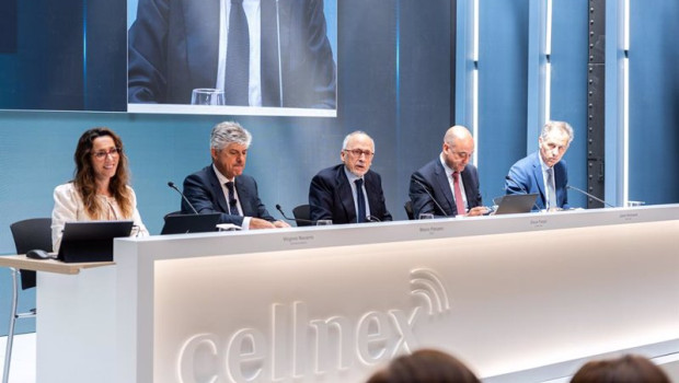 ep el ceo de cellnex marco patuano 2i y el presidente no ejecutivo de cellnex oscar fanjul 3i