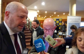 ep el consejero de educacion y deporte javier imbroda atiende a los medios de comunicacion en malaga