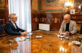 ep el ministro de hacienda arcadi espana junto al secretario general de ccoo unai sordo ep el ministro de hacienda arcadi espana junto al secretario general de ccoo unai sordo