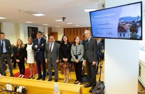 ep el vicepresidente primeiro e conselleiro de economia francisco conde asiste a la charla de la ep el vicepresidente primeiro e conselleiro de economia francisco conde asiste a la charla de la