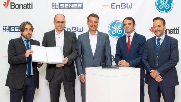 ep firma del contrato entre la empresa energetica enbw y el consorcio internacional formado por
