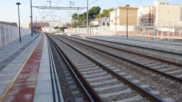 ep imagen de las vias del tren en la estacion de nules-la vilavella castellon